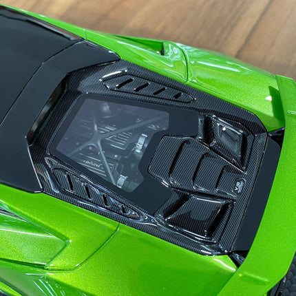 MR Collection 1:18 Lamborghini Huracan Tecnica Green Resin Model - collector edition scale model