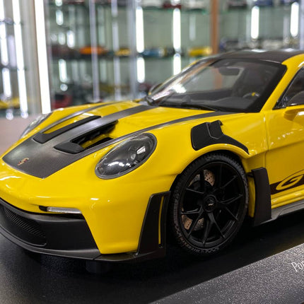 Minichamps Porsche 911 GT3 RS 2023 Weissach Paket 1:18 Diecast Model Yellow - scale model for display