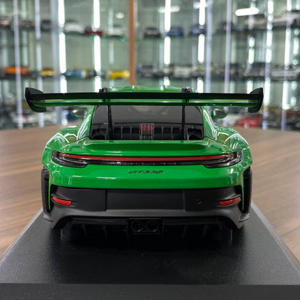 Minichamps Porsche 911 GT3 RS 2023 1:18 Diecast Model Car Green - fine detailed model replica