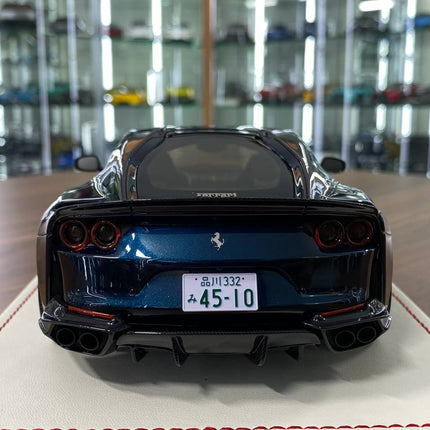 Davis and Giovanni Ferrari 812 Superfast 1:18 Resin Model Chameleon Limited - premium collector scale model