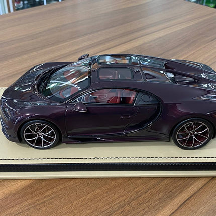 MR Collection Bugatti Chiron Sky View 1:18 Resin Model Red Carbon/Black - collector edition scale model