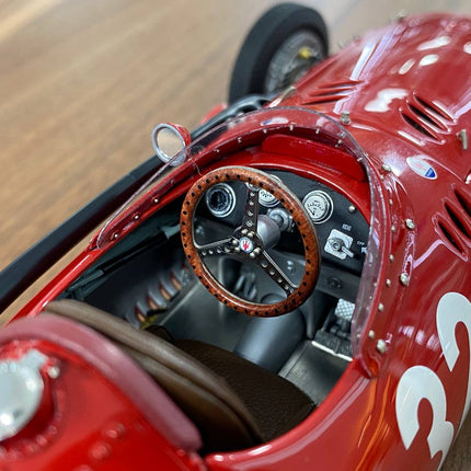 CMC Maserati 250 F GP Monaco 1957 J.M Fangio Start Nr. 32 1/18 Red Diecast - scale model for display