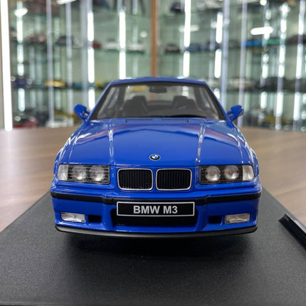 Solido 1/18 Diecast BMW M3 E36 Coupe 1990 Blue - studio product photo of the scale model