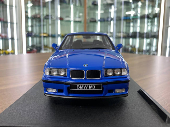 Solido 1/18 Diecast BMW M3 E36 Coupe 1990 Blue - studio product photo of the scale model
