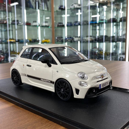 Solido 1/18 Diecast FIAT F595 Abarth 2022 Ghiaccio White - detailed collector display model