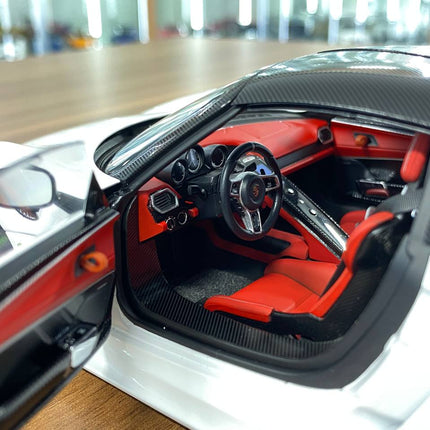 AutoArt Porsche 918 Spyder Weissach Package White/Black 1:18 Diecast Model Car - scale model collectible piece