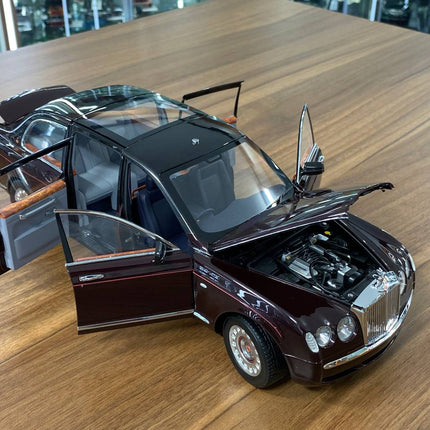 Minichamps Bentley State Limousine 2002 1:18 Diecast Model Car Maroon - detailed die-cast style model