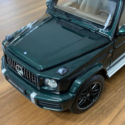 Minichamps Mercedes-Benz G 63 2018 1/18 Green Metallic Diecast Model Car - scale model collectible piece