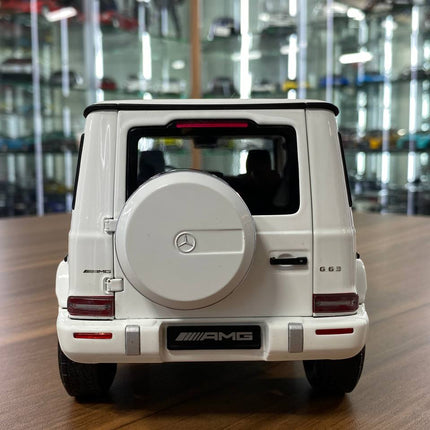 Minichamps 1/18 Mercedes-Benz AMG G-63 2018 White Diecast Model - premium collector scale model
