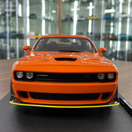 Solido 1:18 Diecast Dodge Challenger R/T Scat Pack Wide Body Hazzard Tribute 2023 Orange - studio product photo of the scale 