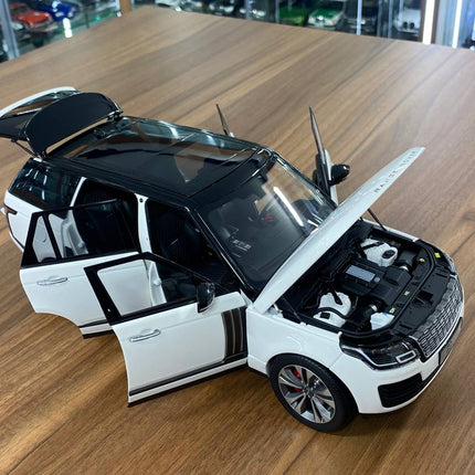 LCD Model Land Rover Range Rover SV Autobiography Dynamic 2017 White 1:18 Diecast Model Car - detailed die-cast style model