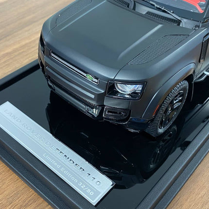 MotorHelix Land Rover Defender 110 1:18 Resin Model Matt Black - collector edition scale model