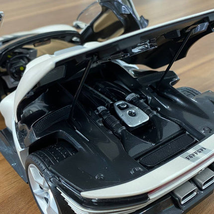 Bburago Ferrari Daytona SP3 1:18 Diecast Model Car White - collector edition scale model