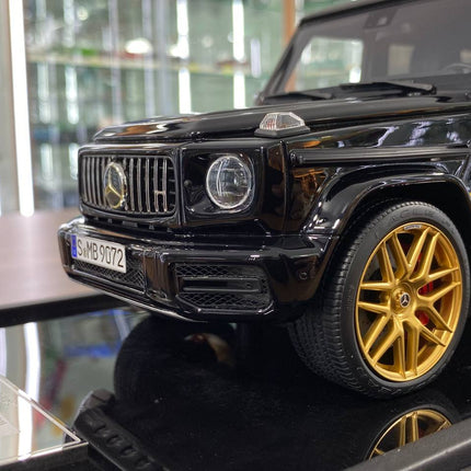 MotorHelix 1:18 Resin Mercedes-Benz AMG G63 Bitcoin Black - collector edition scale model