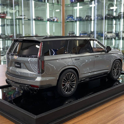 Premium Silver MotorHelix Cadillac Escalade V 1:18 scale resin SUV model, gift-worthy collectible
