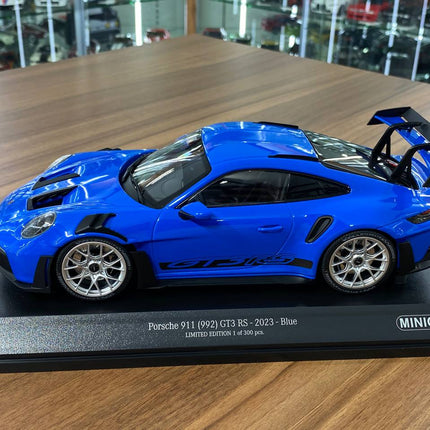 Minichamps Porsche 911 (992) GT3 RS 2023 1:18 Diecast Blue Silver Wheels - collectible scale model car