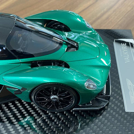 FrontiArt 1:18 Aston Martin Valkyrie British Green Resin Model - showroom-quality model replica