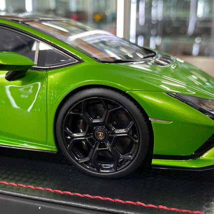 MR Collection 1:18 Lamborghini Huracan Tecnica Green Resin Model - scale model collectible piece