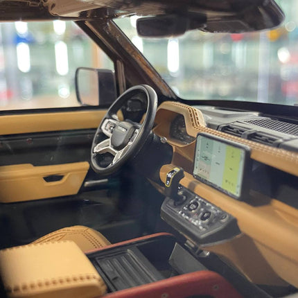 MotorHelix 1:18 Land Rover Defender 110 Sheikh Mohammed Edition Black - showroom-quality model replica