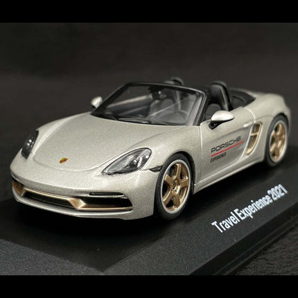Porsche 718 Boxster 25 Years Travel Experience 1:43 Minichamps – Silver - view 4