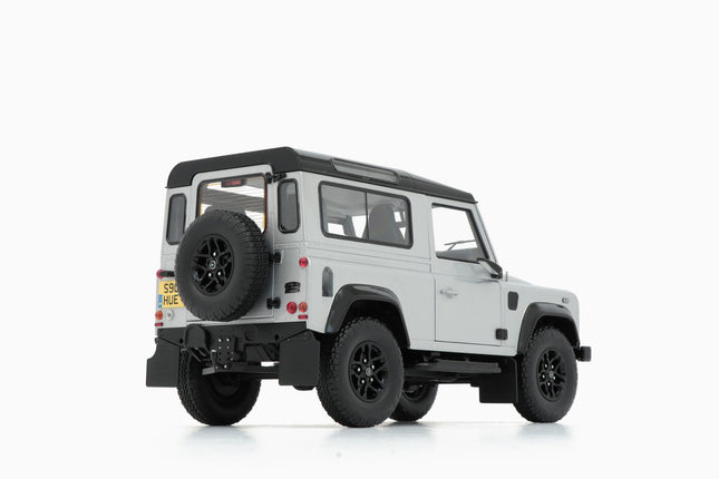 https://www.mydiecastcars.com/wp-content/uploads/2018/09/range-rover-90-silver-2.jpg