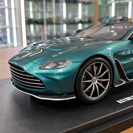 GT Spirit 1/18 Aston Martin V12 Vantage Roadster 2023 Green Resin Model - showroom-quality model replica