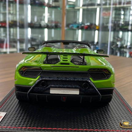 MR Collection 1:18 Lamborghini Huracan Performante Spyder Verde Mante Pearl Resin - premium collector scale model