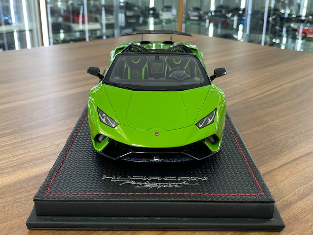 MR Collection 1:18 Lamborghini Huracan Performante Spyder Verde Mante Pearl Resin - studio product photo of the scale model