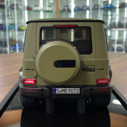 Motor-Helix 1:18 Mercedes-Benz G-Class G63 AMG W463 V8 Biturbo 2019 Army Green Diecast Model Car - premium collector scale mo
