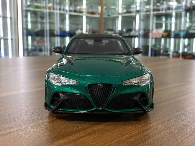 Bburago 1:18 Alfa Romeo Giulia GTAm 2020 Green Diecast Model Car - studio product photo of the scale model