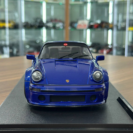 Solido Porsche KS-R 2022 1:18 Blue Metallic Diecast Model Car - studio product photo of the scale model
