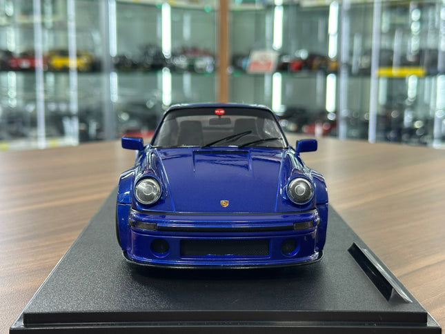 Solido Porsche KS-R 2022 1:18 Blue Metallic Diecast Model Car - studio product photo of the scale model