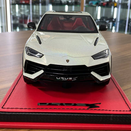 MR Collection 1/18 Lamborghini URUS S Resin Model White Chameleon Limited 3 Pcs - studio product photo of the scale model