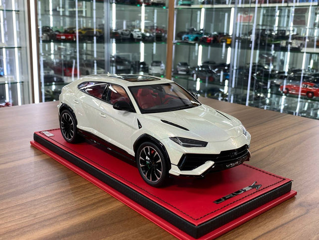 MR Collection 1/18 Lamborghini URUS S Resin Model White Chameleon Limited 3 Pcs - detailed collector display model
