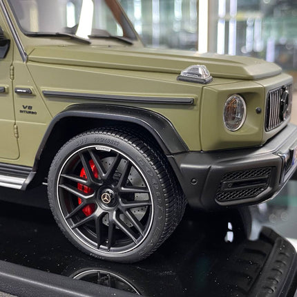 Motor-Helix 1:18 Mercedes-Benz G-Class G63 AMG W463 V8 Biturbo 2019 Army Green Diecast Model Car - collector edition scale mo