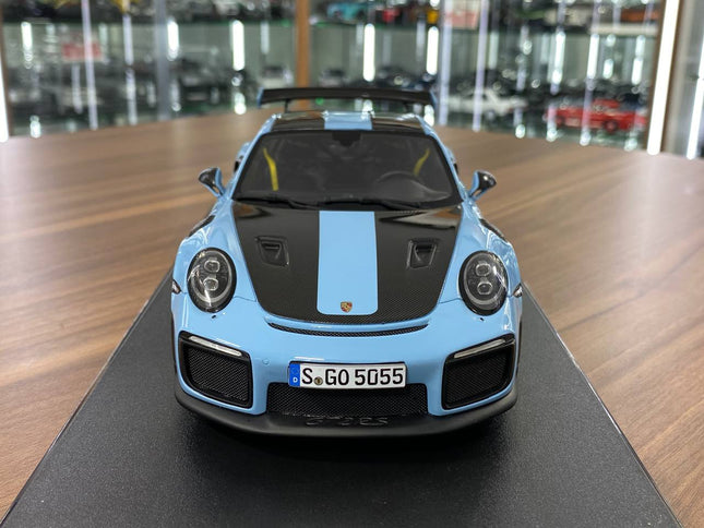 GT Spirit Porsche 911 (991.2) GT2 RS 1:18 Gulf Blue Limited Edition Diecast Model Car - studio product photo of the scale mod