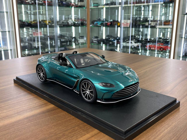 GT Spirit 1/18 Aston Martin V12 Vantage Roadster 2023 Green Resin Model - detailed collector display model