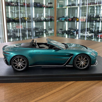GT Spirit 1/18 Aston Martin V12 Vantage Roadster 2023 Green Resin Model - collectible scale model car