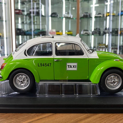 Solido Volkswagen Beetle 1303 Mexican Taxi 1974 1:18 Green Diecast Model - scale replica for enthusiasts