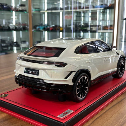 MR Collection 1/18 Lamborghini URUS S Resin Model White Chameleon Limited 3 Pcs - fine detailed model replica