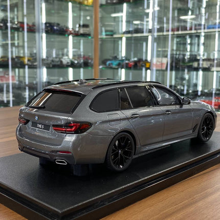GT Spirit BMW 1:18 Grey Resin Model Car - fine detailed model replica