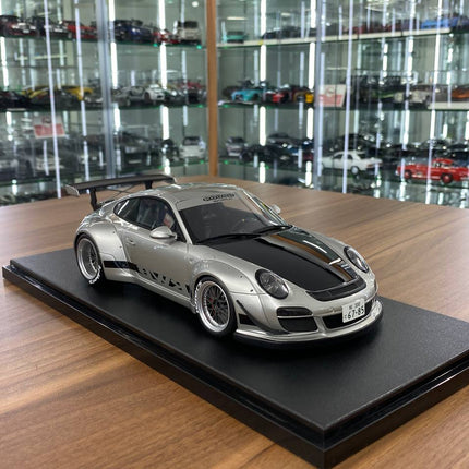 GT Spirit Porsche RWB 911 (997) Abu Dhabi 2024 1:18 Resin Model Silver - detailed collector display model