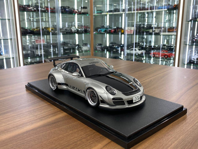 GT Spirit Porsche RWB 911 (997) Abu Dhabi 2024 1:18 Resin Model Silver - detailed collector display model