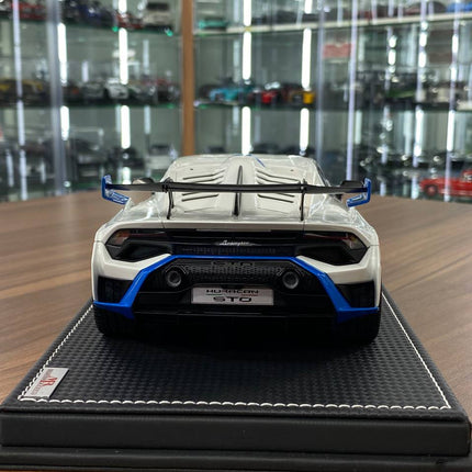 MR Collection Lamborghini Huracan STO 1:18 White Resin Limited Edition Diecast Model Car - premium collector scale model