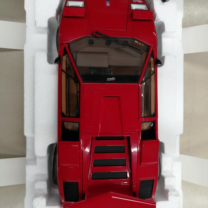Kyosho Lamborghini Countach LP500S Walter Wolf Red 1:12 scale model