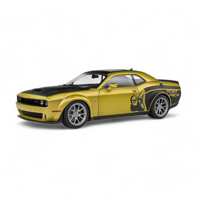 Solido 1/18 Diecast Dodge Challenger R/T SCAT PACK Widebody 2020 Gold Black - detailed collector display model