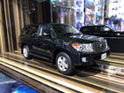 Kyosho 1:18 Toyota Land Cruiser 200 Black Resin Model Car - detailed collector display model