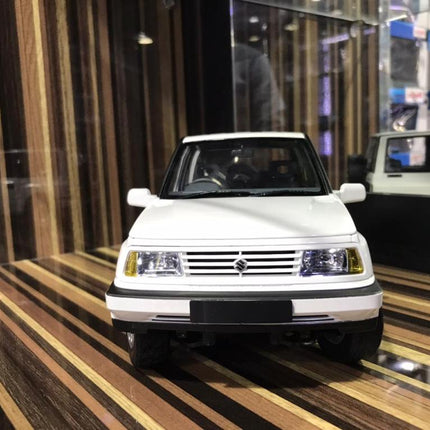 LCD Model Suzuki Vitara White 1:18 Diecast Model Car - fine detailed model replica