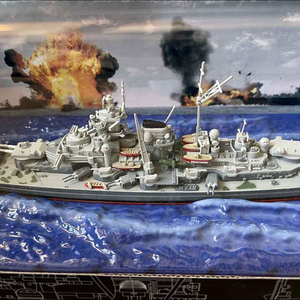 https://cdn.ecommercedns.uk/files/1/253921/0/53640230/tirpitz-diecast-model-5.jpg