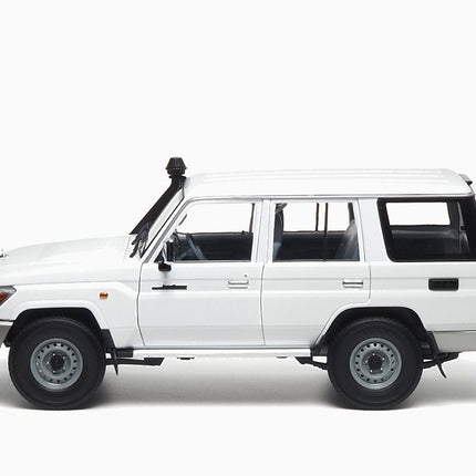 https://www.mydiecastcars.com/wp-content/uploads/2024/07/toyota-land-cruiser-white-almost-real-white-2.jpg